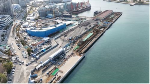 百年碼頭煥新 青島國際郵輪港區(qū)二號碼頭16號泊位主體完工，邁向現(xiàn)代化碼頭建設(shè)與管理新篇章