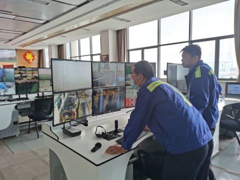 新春走基層丨跟碼頭一起成長，最大的收獲是創(chuàng)新思維——記青島港全自動(dòng)化碼頭工程技術(shù)部橋吊主管王培山